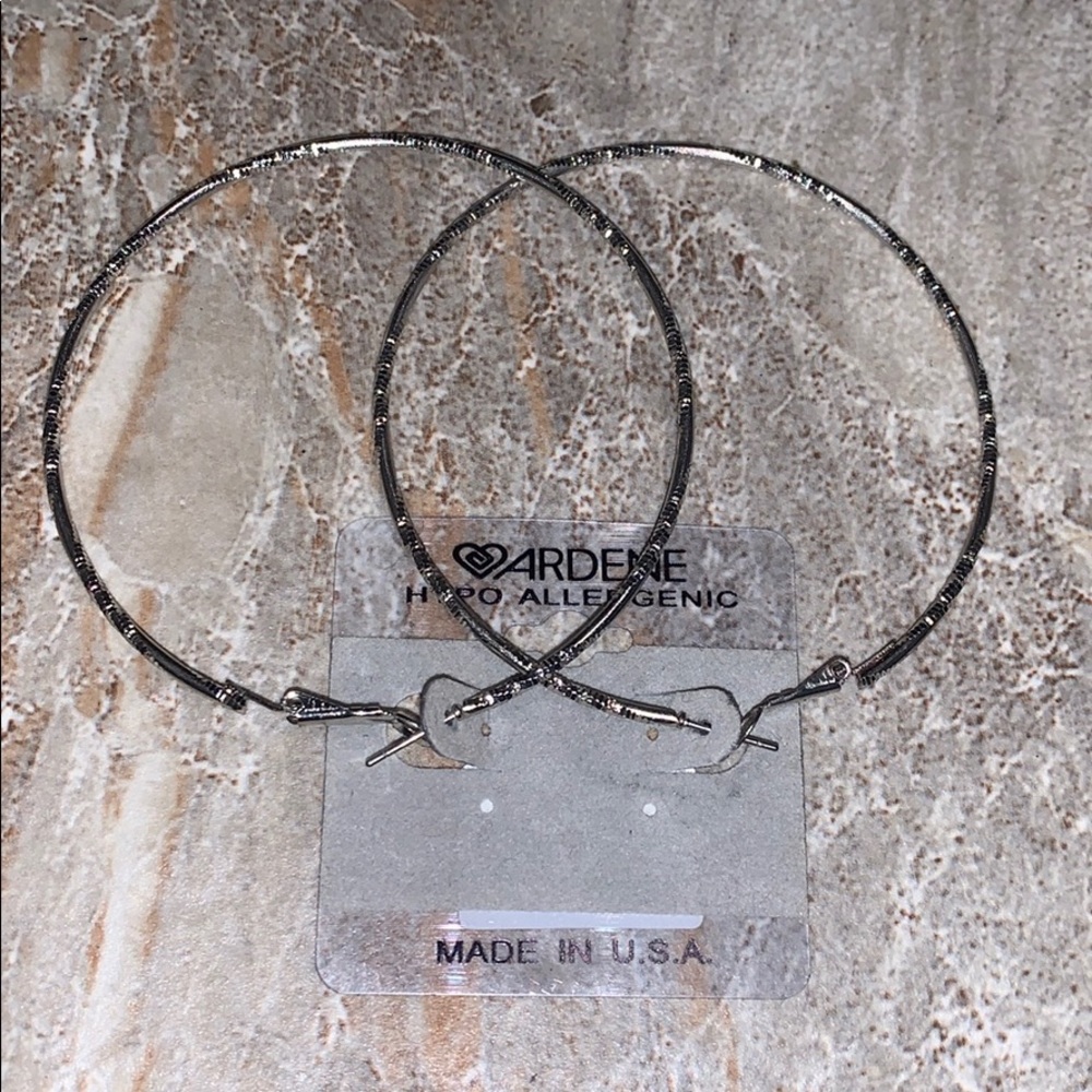 Bundle of 7 Earrings and a Bracelet - Picture 8 of 16